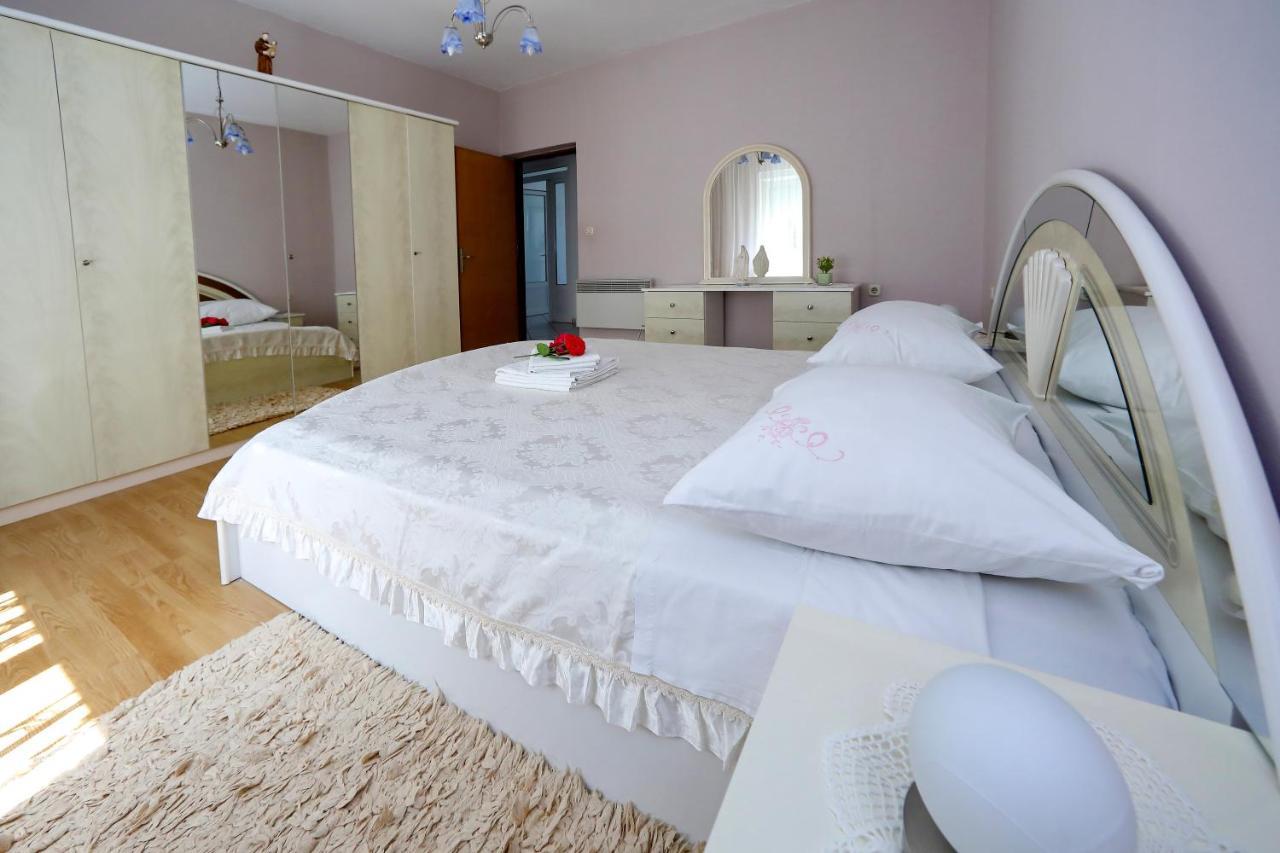 Apartments Adrian Bibinje Bagian luar foto